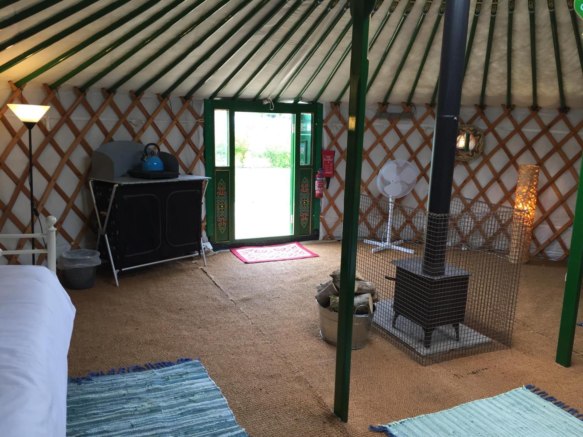 Caalm Camp Ξενοδοχείο Stour Provost Εξωτερικό φωτογραφία